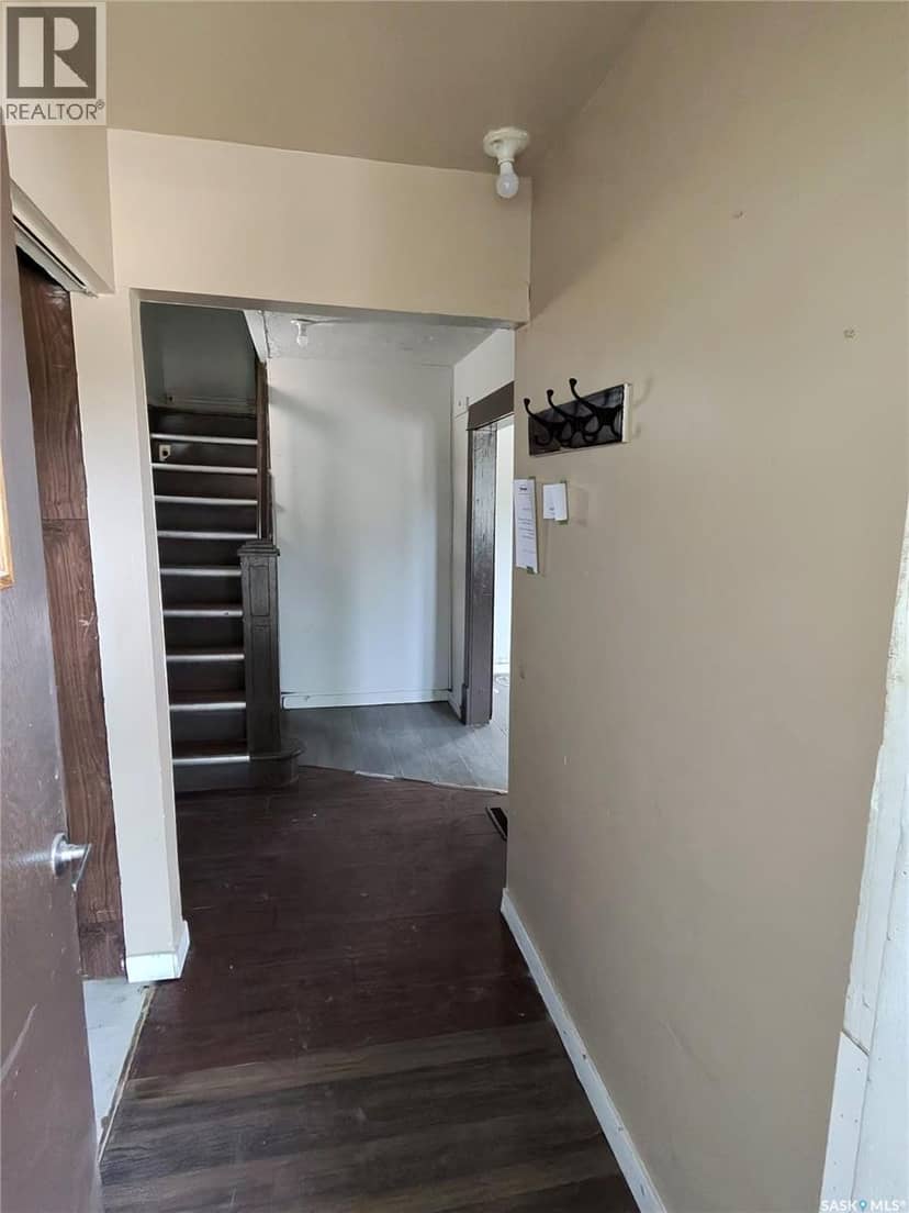 1179 Retallack Street — photo 2 of 14