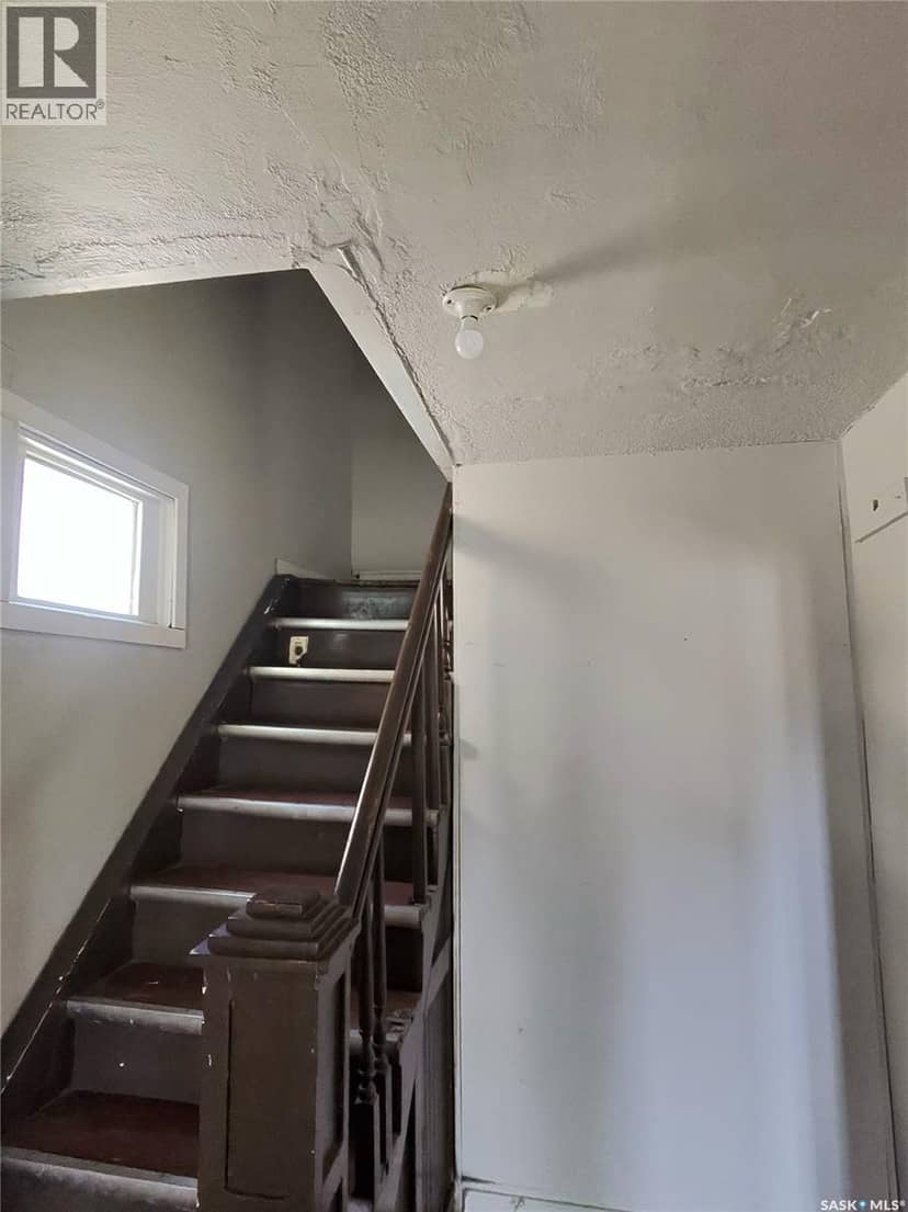 1179 Retallack Street — photo 3 of 14