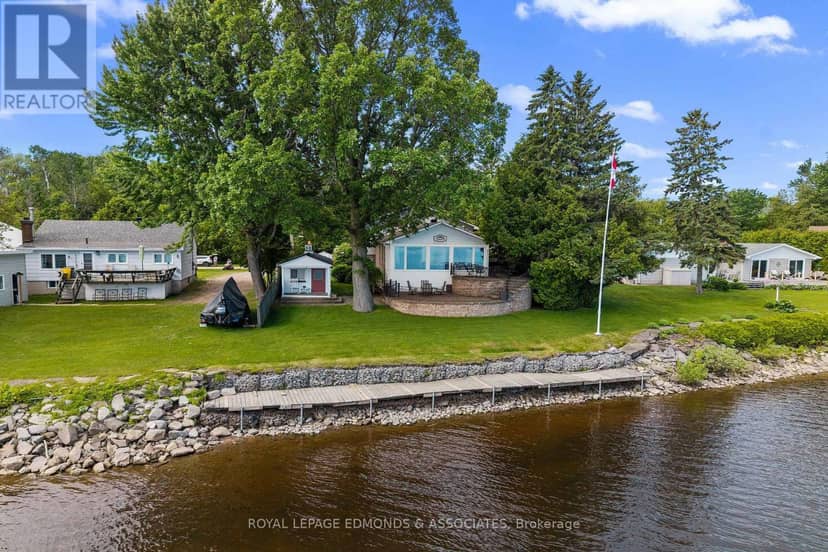 907 Cedar Lane, Pembroke, photo 2