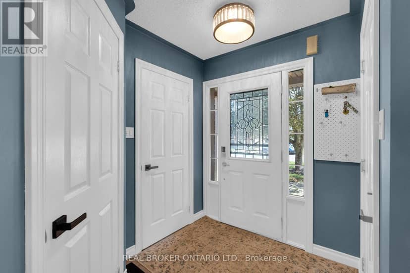 64 Vanessa Drive — photo 5 of 40
