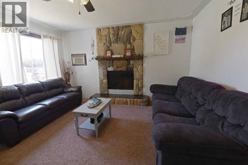 607 6 Street N, Vauxhall, photo 8