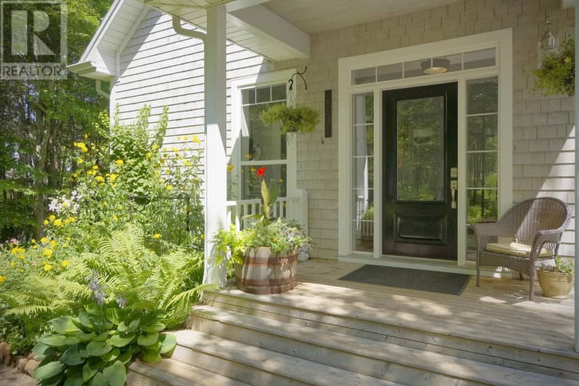 215 Buffalo Road, Rustico, photo 2