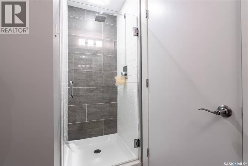 304 409 B Avenue S — photo 27 of 40