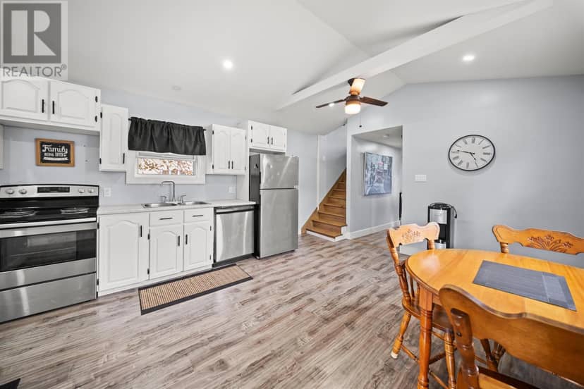 241 Phillip Street — photo 10 of 30
