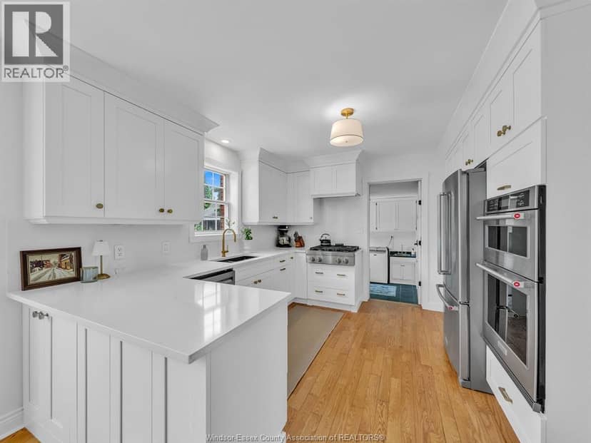 2998 St Luke Crescent — photo 16 of 40