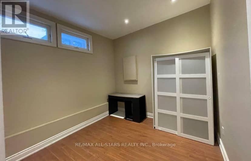 243 Lippincott Street — photo 6 of 9