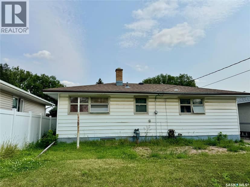 260 Angus STREET — photo 12 of 14