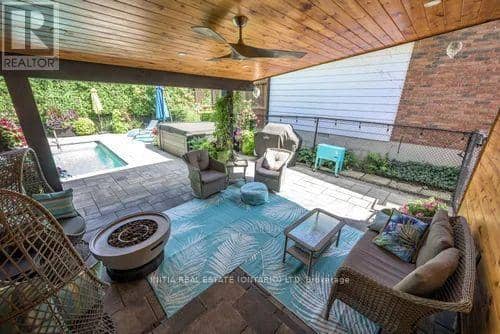 18 Hammond Crescent — photo 10 of 40