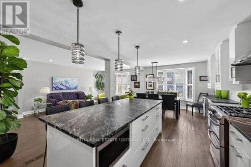 18 Hammond Crescent — photo 16 of 40