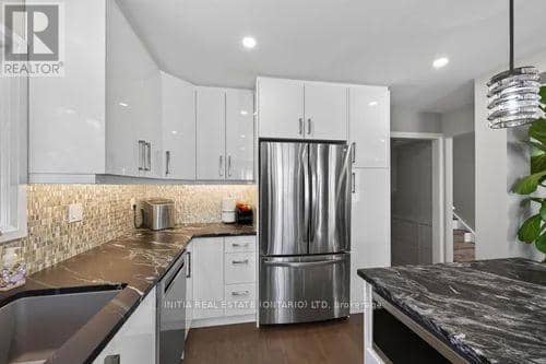 18 Hammond Crescent — photo 18 of 40