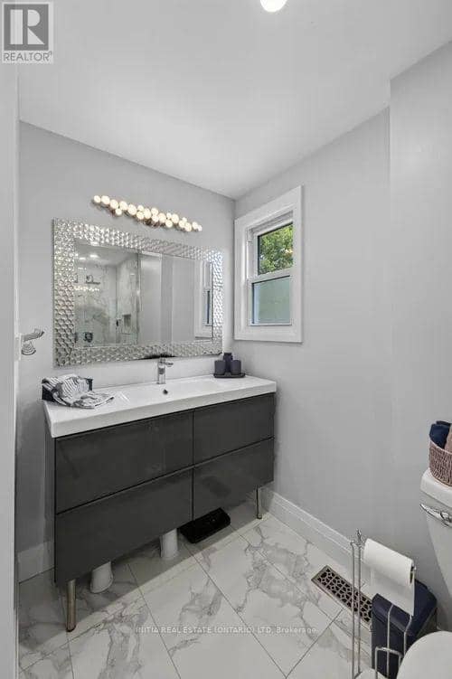 18 Hammond Crescent — photo 34 of 40
