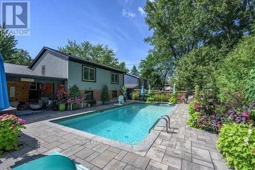 18 Hammond Crescent — photo 7 of 40