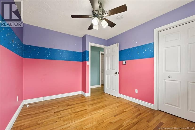 183 Thomas — photo 16 of 40