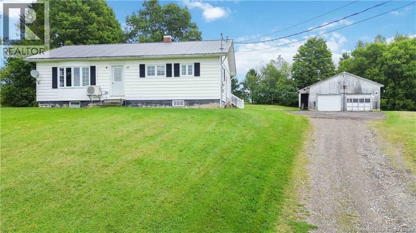 3164 Main Street, Centreville