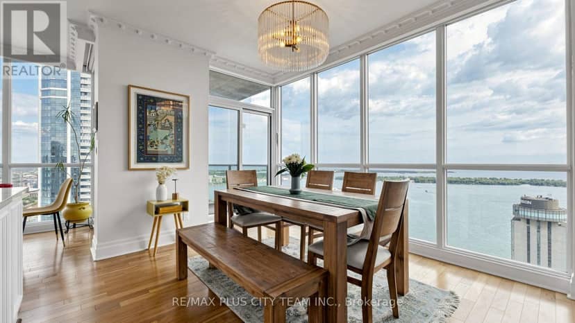 5005 - 16 Harbour Street — photo 7 of 40