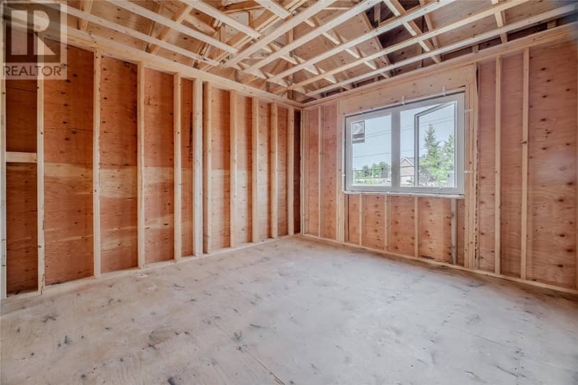204 St Thomas Line — photo 12 of 23