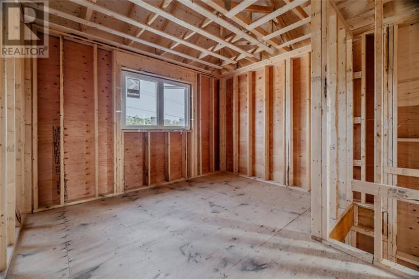 204 St Thomas Line — photo 13 of 23