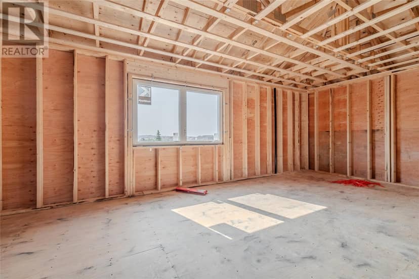 204 St Thomas Line — photo 14 of 23