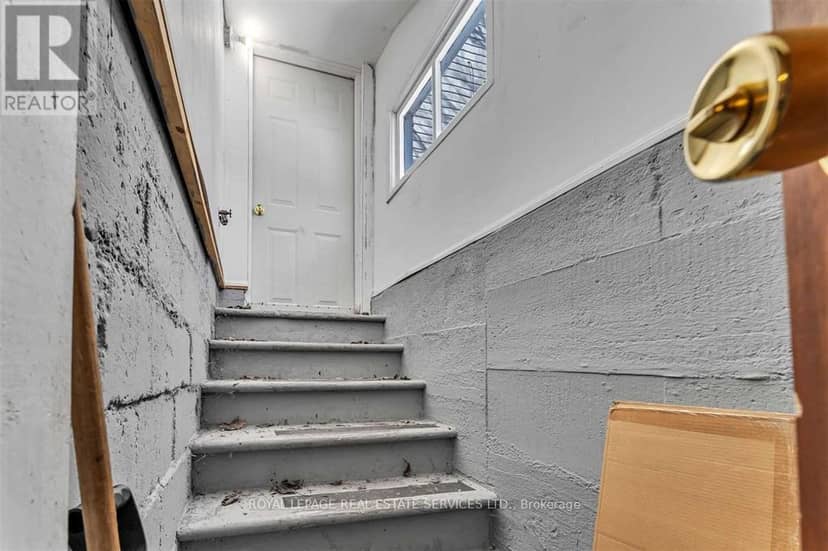 70 Ward Avenue — photo 28 of 35