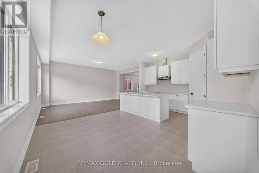 11 Keyworth Crescent — photo 16 of 40