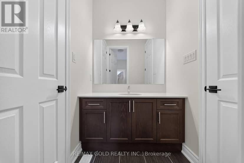 11 Keyworth Crescent — photo 34 of 40