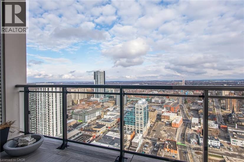 60 CHARLES Street W Unit# 3104 — photo 32 of 40
