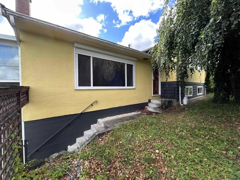 9678 PRINCESS DRIVE, Surrey