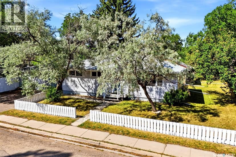 1410 4th AVENUE N, Regina, photo 2