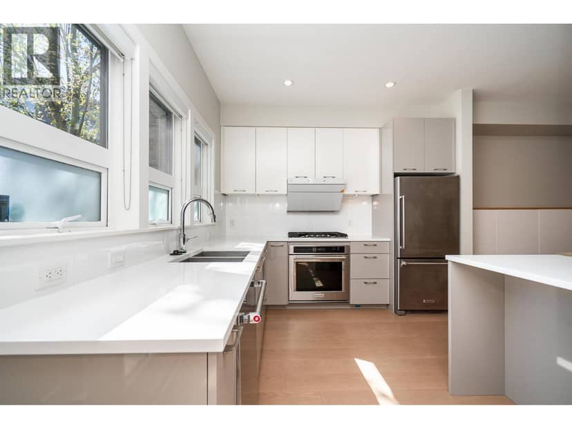 303 1768 55A STREET, Delta, photo 5