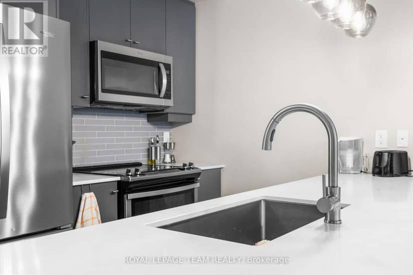 32 - 538 Crescendo Private — photo 15 of 35