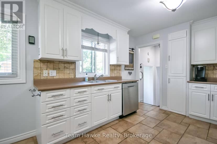 25 Lucy Street — photo 21 of 40