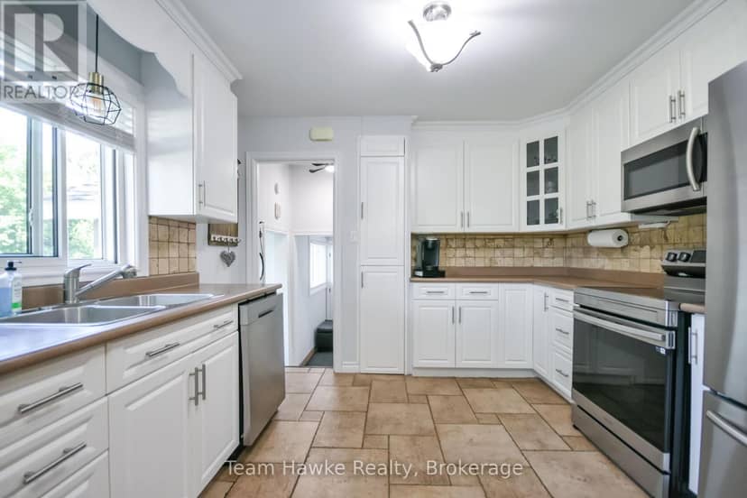 25 Lucy Street — photo 22 of 40
