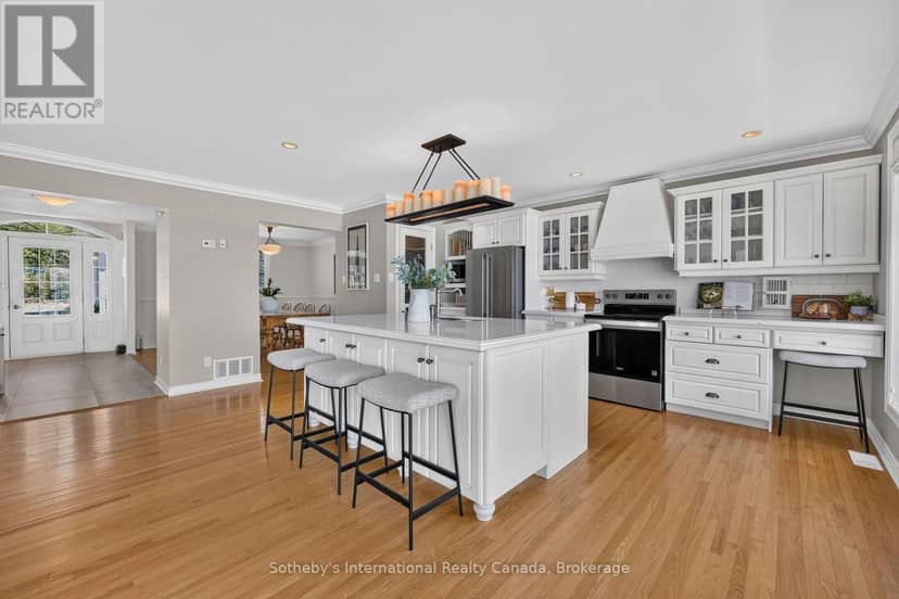 10 Lundy Lane — photo 11 of 40