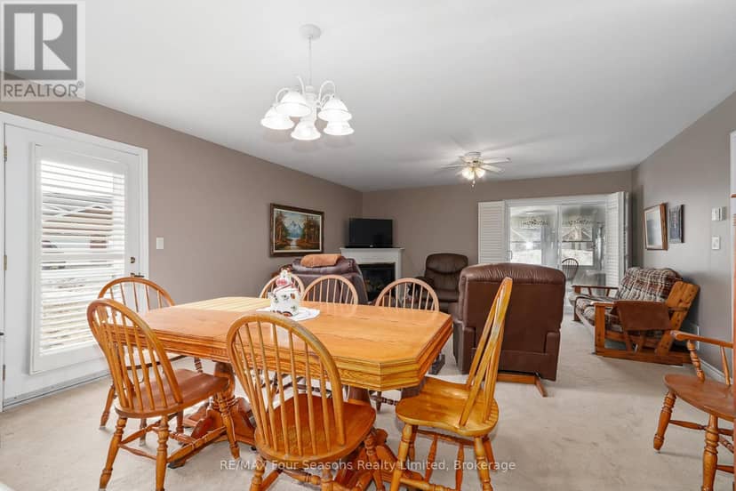 49 - 275 Huron Street — photo 12 of 39