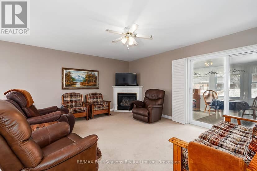 49 - 275 Huron Street — photo 13 of 39