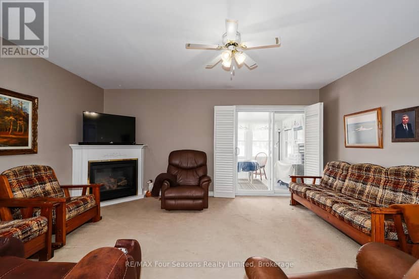 49 - 275 Huron Street — photo 14 of 39