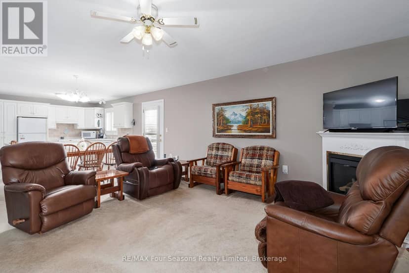 49 - 275 Huron Street — photo 17 of 39