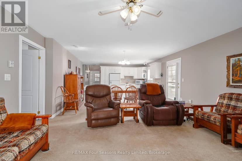 49 - 275 Huron Street — photo 18 of 39