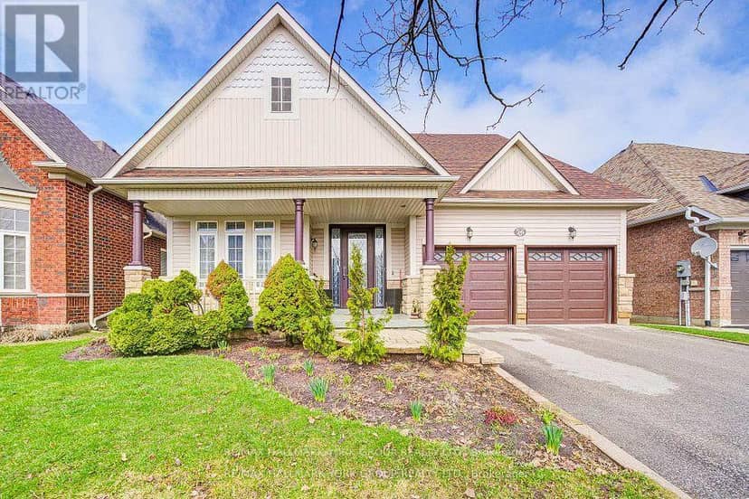 26 Regalia Way — photo 1 of 40