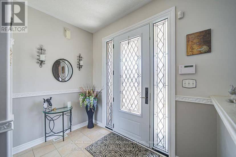 26 Regalia Way — photo 3 of 40