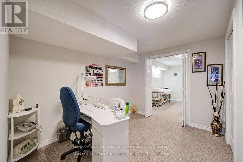 26 Regalia Way — photo 30 of 40