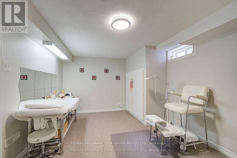26 Regalia Way — photo 31 of 40