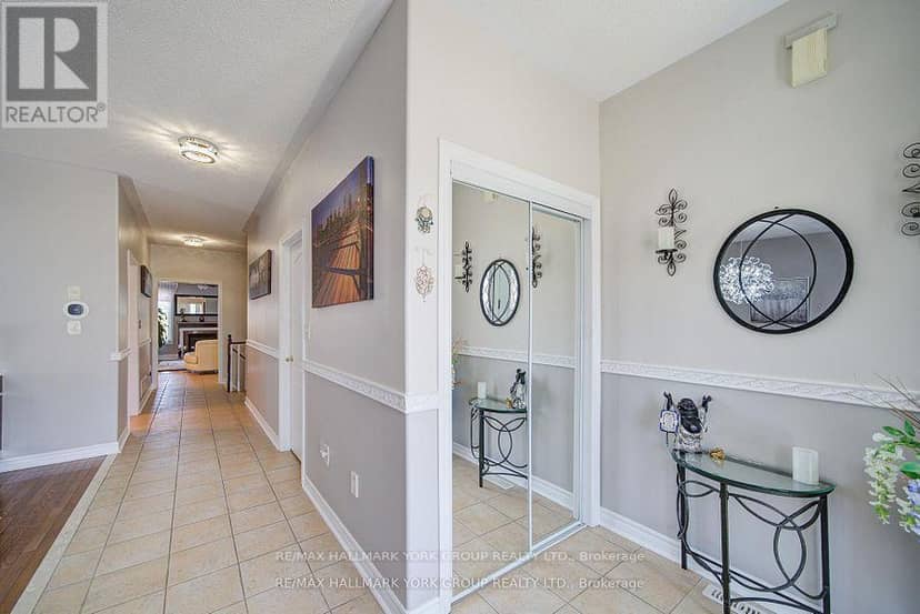 26 Regalia Way — photo 4 of 40