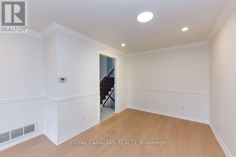 7700 Kittridge Drive — photo 18 of 40