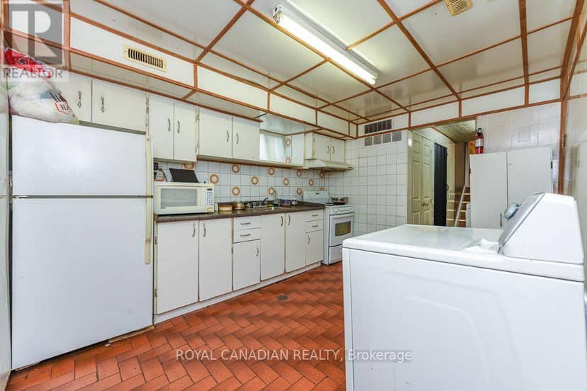 7700 Kittridge Drive — photo 30 of 40