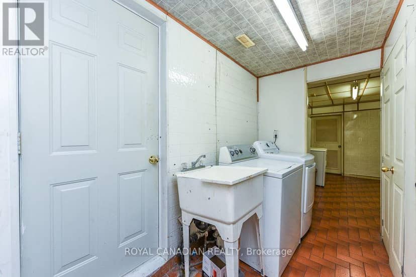 7700 Kittridge Drive — photo 34 of 40