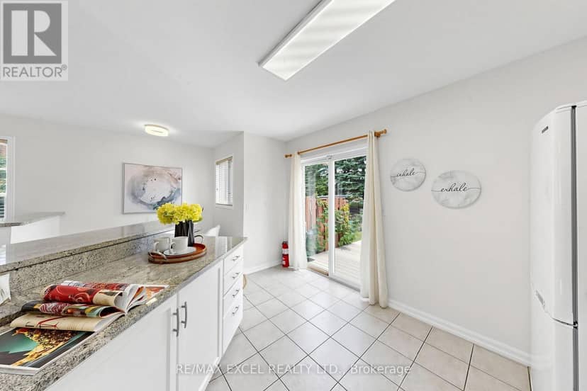 548 Mariner Drive — photo 10 of 40