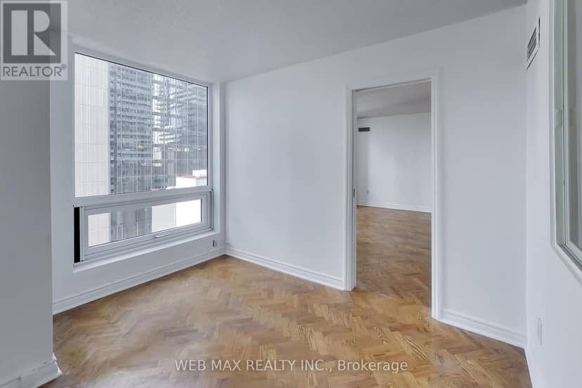 1808 - 25 Grenville Street — photo 31 of 40