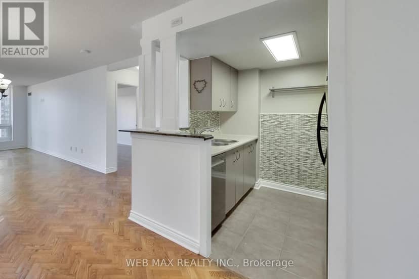 1808 - 25 Grenville Street — photo 5 of 40