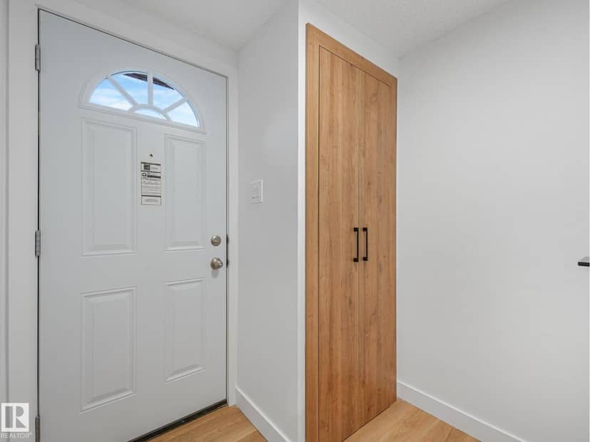 14225 32 ST NW, Edmonton, photo 2